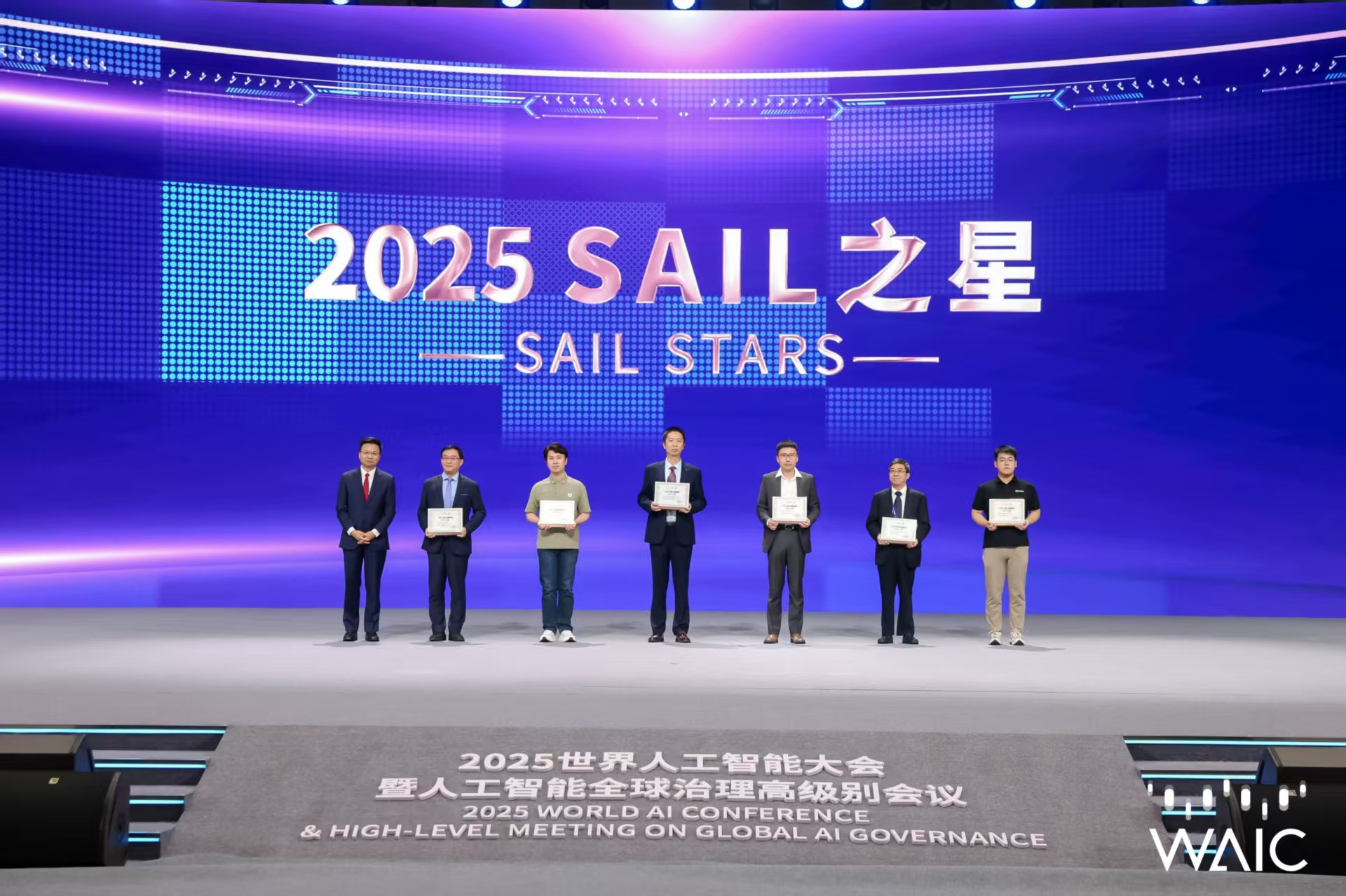 J9直营集团网站-500Hz实时运动流：艾利特如何打通物理AI“最后一公里”？